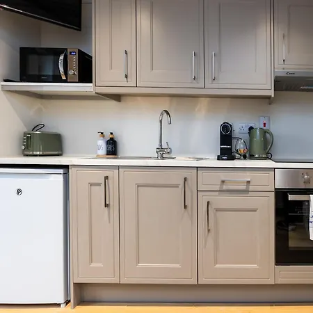 Daire Modern - 20 Min Walk To Ha Penny Bridge